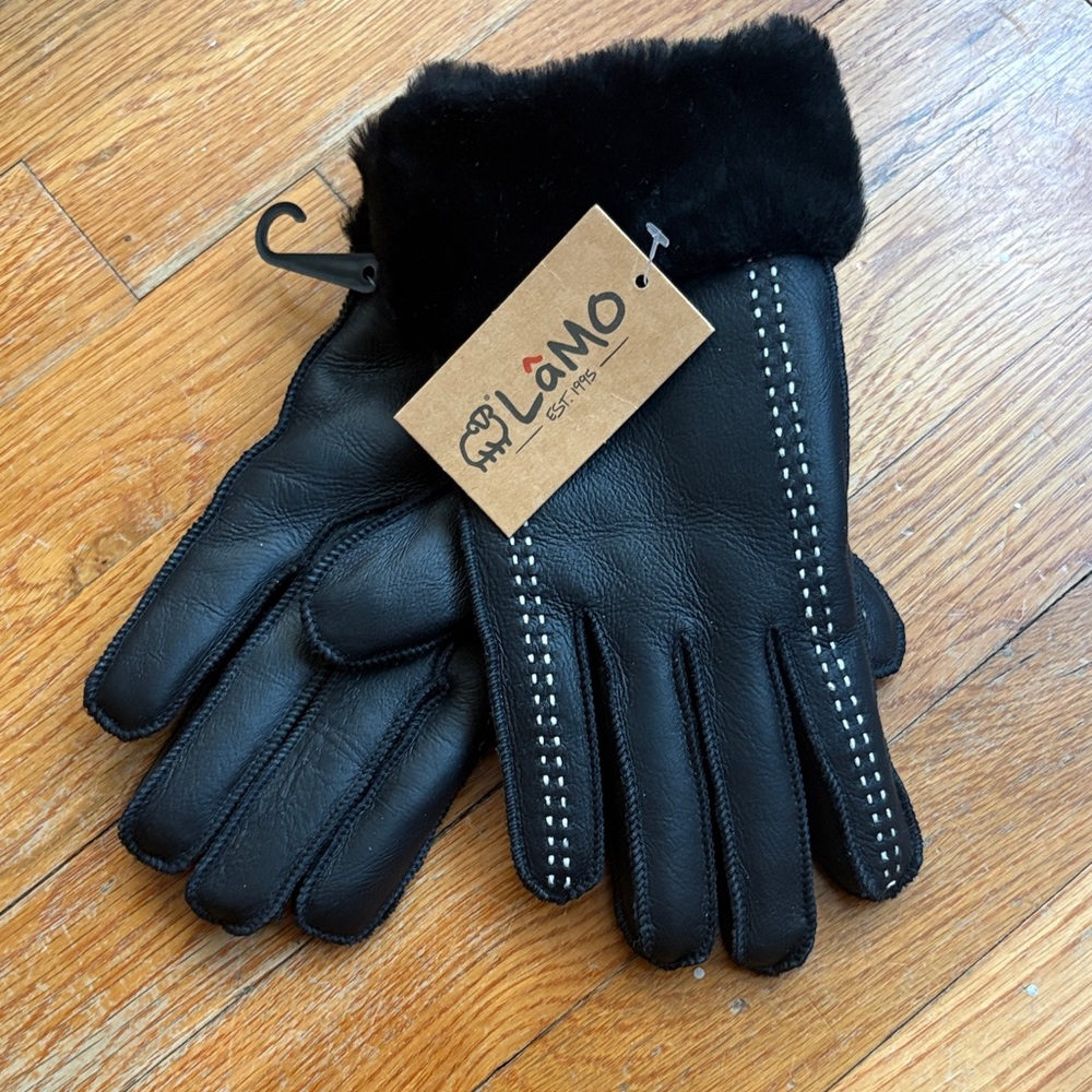 Lamo Black Gloves with Plush Trim